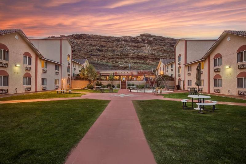 Aarchway Inn Moab Exterior photo